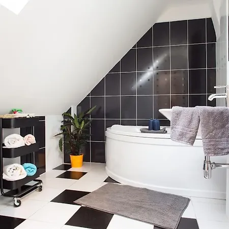 Unique City Centre Duplex, Castle View, Roof Top Terrace Apartment *