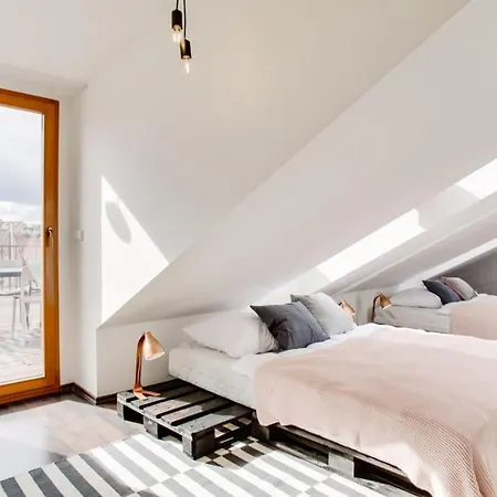 Unique City Centre Duplex, Castle View, Roof Top Terrace Prague