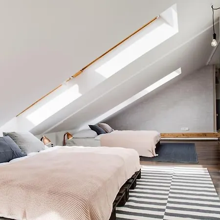 Unique City Centre Duplex, Castle View, Roof Top Terrace Апартаменты Прага