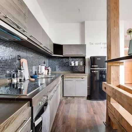 Unique City Centre Duplex, Castle View, Roof Top Terrace Prague