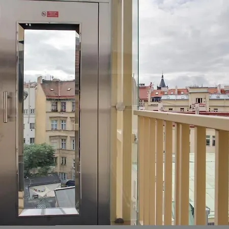 Unique City Centre Duplex, Castle View, Roof Top Terrace * Praag
